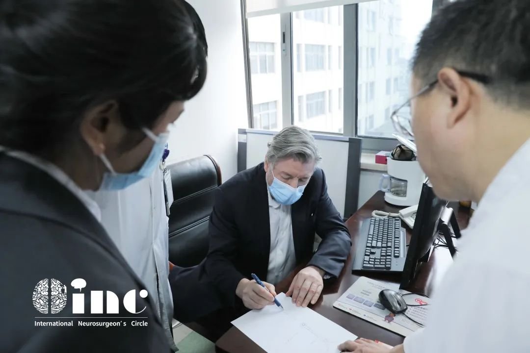 脊髓髓內(nèi)腫瘤術咨詢