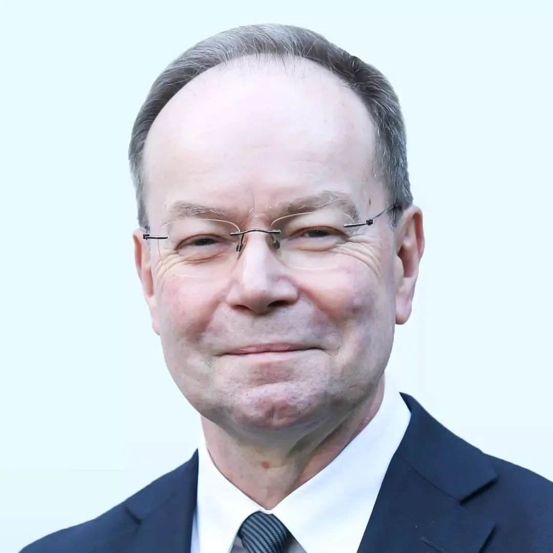 Volker Seifert 教授