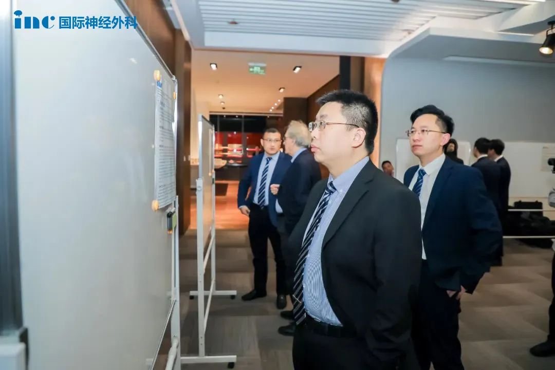 國際神經(jīng)外科雜志主編團見面會——現(xiàn)場