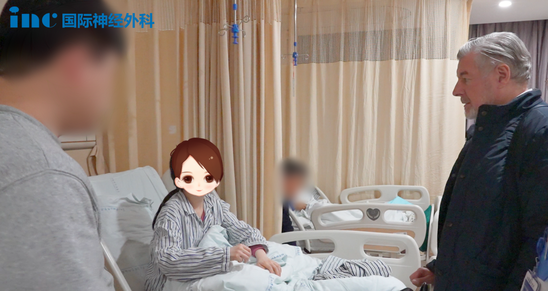 術(shù)前談話時(shí)，我們?cè)俅我?jiàn)到笑笑。在醫(yī)院病床上，等待手術(shù)的她，對(duì)于未來(lái)充滿希望。她喜歡笑，瞇著眼咧著嘴笑……