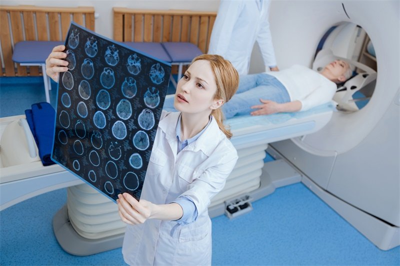 孕期女性腦膜瘤有哪些癥狀？如何治療？